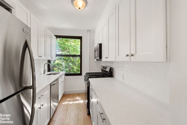 9841 64th Rd Apt 3G, New York City, NY 11374