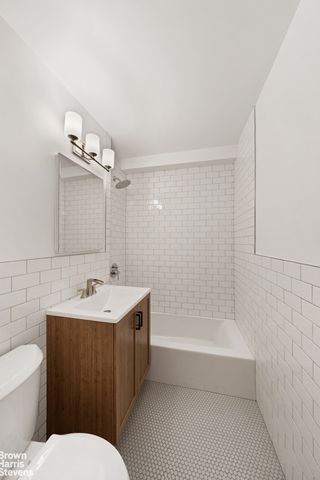 9841 64th Rd Apt 3G, New York City, NY 11374