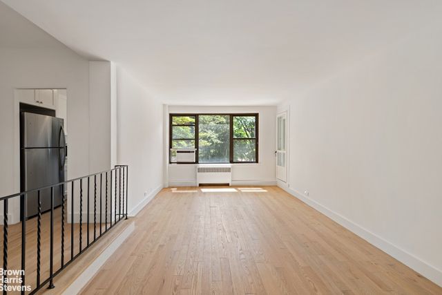 9841 64th Rd Apt 3G, New York City, NY 11374