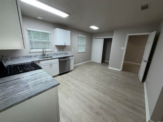 9800 Stardust Trail, Little Rock, AR 72209