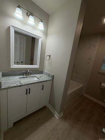 9800 Stardust Trail, Little Rock, AR 72209