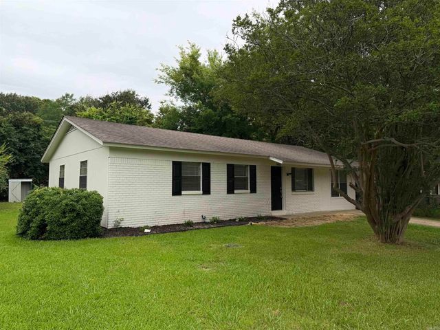 9800 Stardust Trail, Little Rock, AR 72209