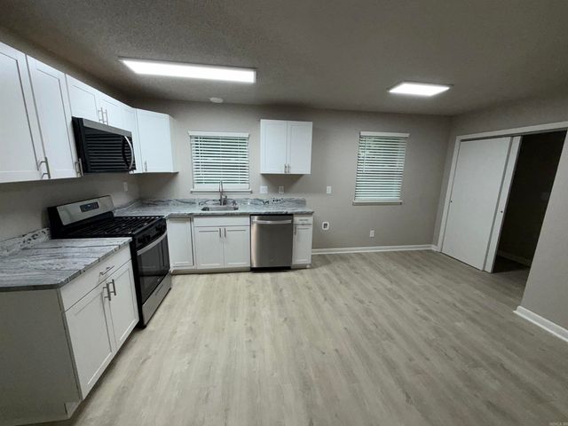 9800 Stardust Trail, Little Rock, AR 72209