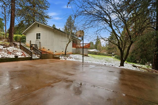11002 Ball Rd, Grass Valley, CA 95949