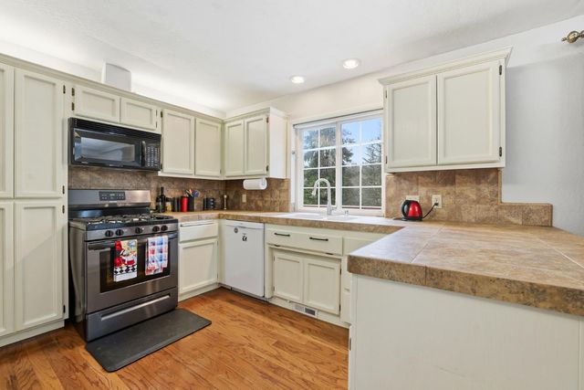 11002 Ball Rd, Grass Valley, CA 95949