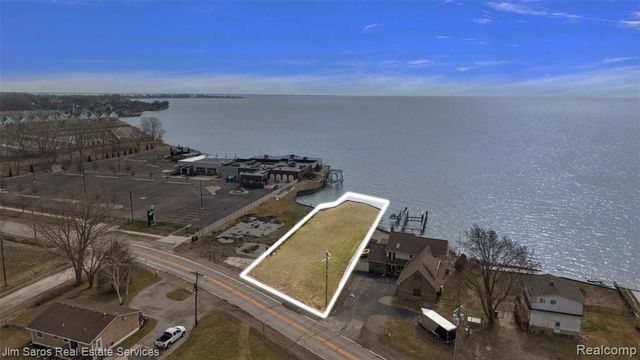 37340 Jefferson Avenue, Harrison Twp, MI 48045