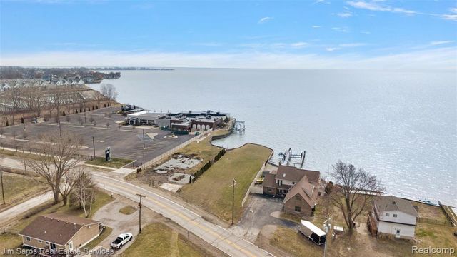 37340 Jefferson Avenue, Harrison Twp, MI 48045