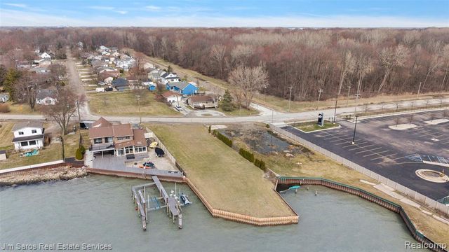 37340 Jefferson Avenue, Harrison Twp, MI 48045