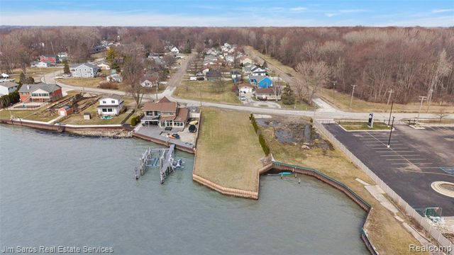 37340 Jefferson Avenue, Harrison Twp, MI 48045