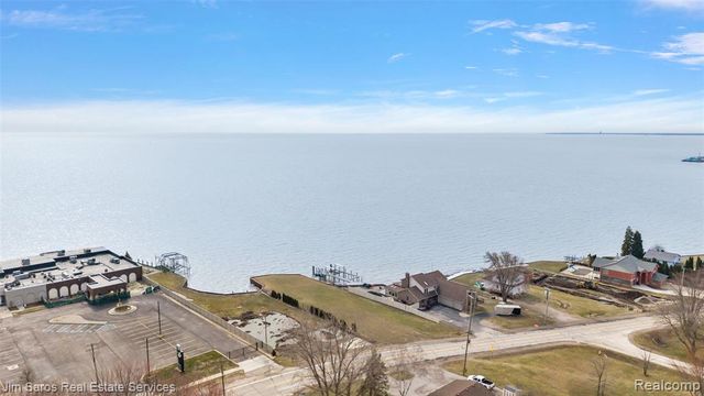 37340 Jefferson Avenue, Harrison Twp, MI 48045