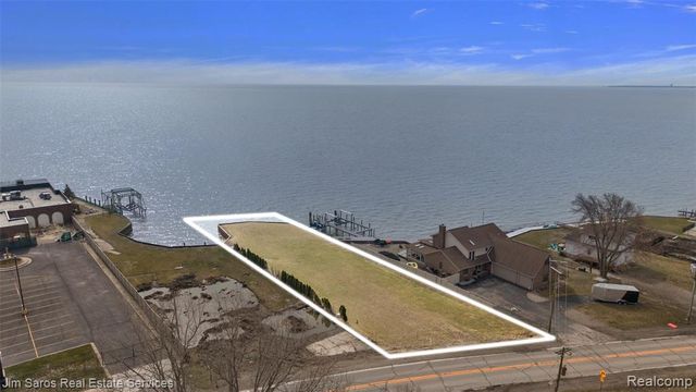 37340 Jefferson Avenue, Harrison Twp, MI 48045
