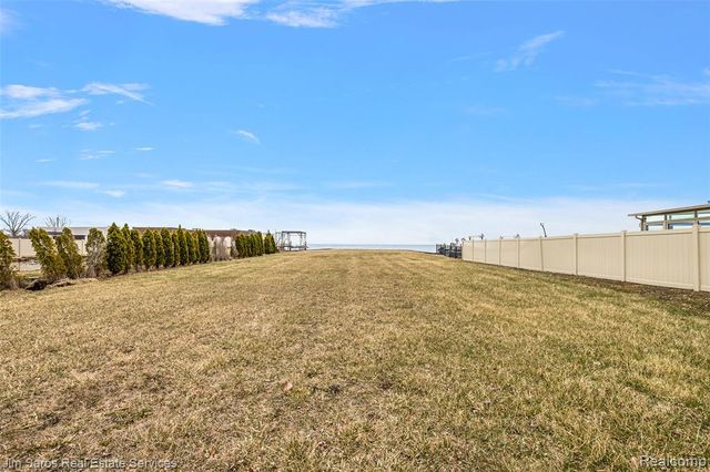 37340 Jefferson Avenue, Harrison Twp, MI 48045