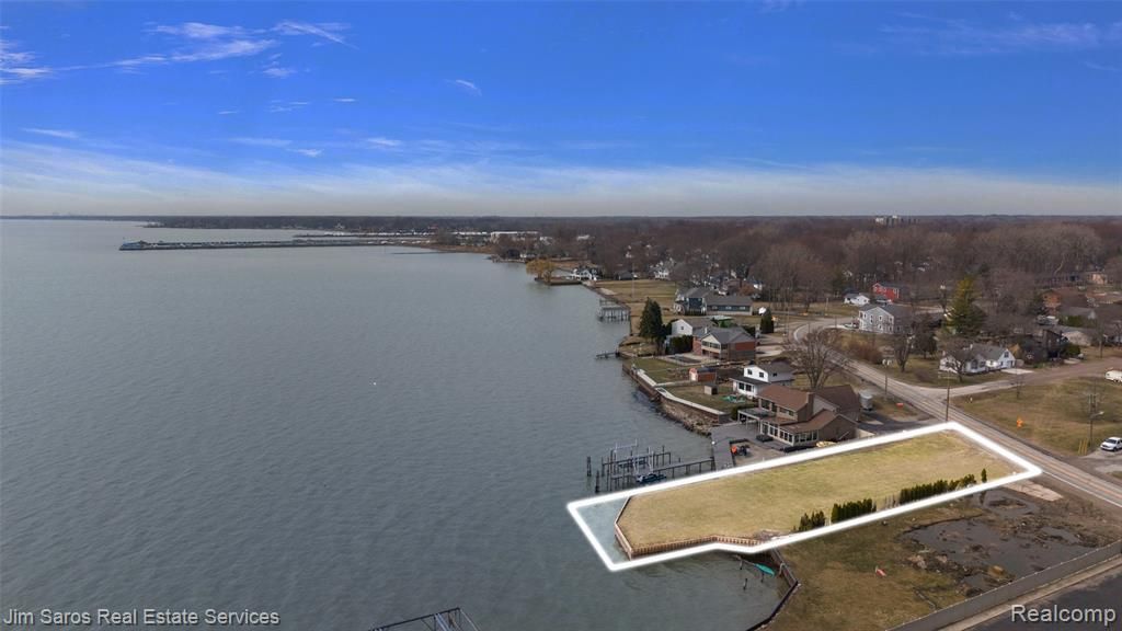 37340 Jefferson Avenue, Harrison Twp, MI 48045