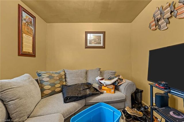 1006 Beaumont Avenue, Greensboro, NC 27401