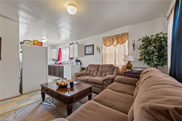 1006 Beaumont Avenue, Greensboro, NC 27401
