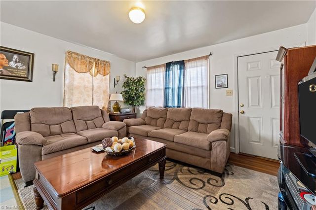 1006 Beaumont Avenue, Greensboro, NC 27401