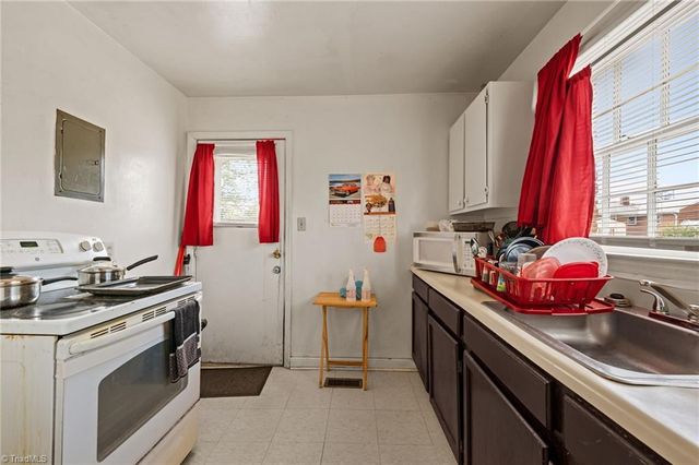 1006 Beaumont Avenue, Greensboro, NC 27401