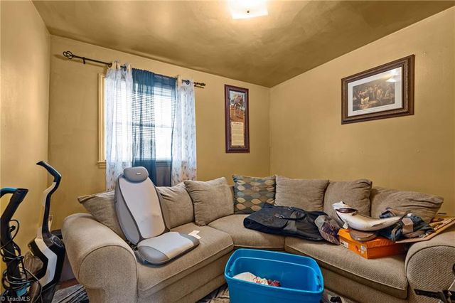 1006 Beaumont Avenue, Greensboro, NC 27401