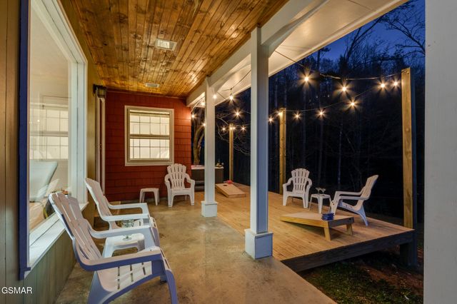 524 Reba Lane, Gatlinburg, TN 37738