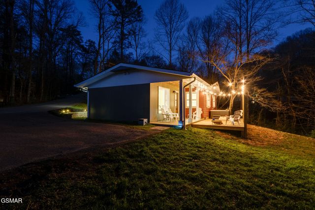 524 Reba Lane, Gatlinburg, TN 37738