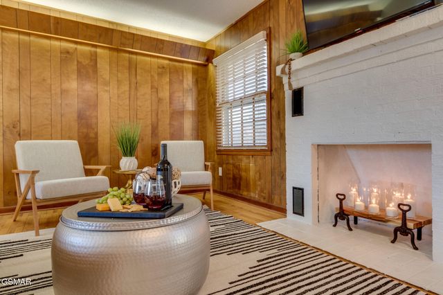 524 Reba Lane, Gatlinburg, TN 37738