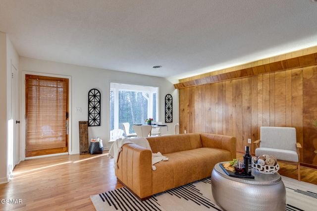 524 Reba Lane, Gatlinburg, TN 37738
