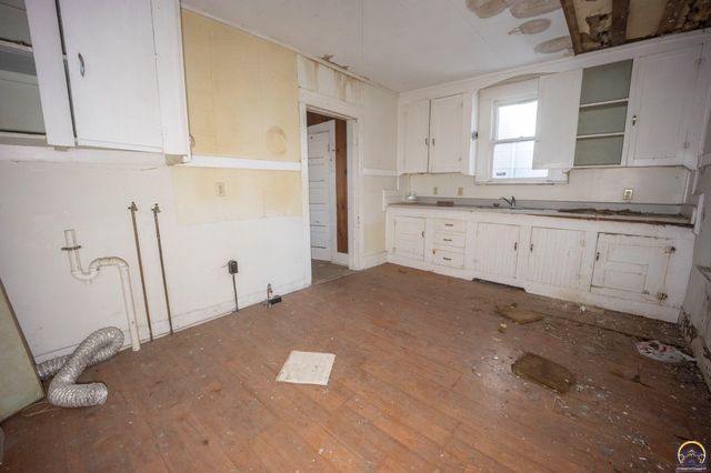 622 SW Lincoln ST, Topeka, KS 66606