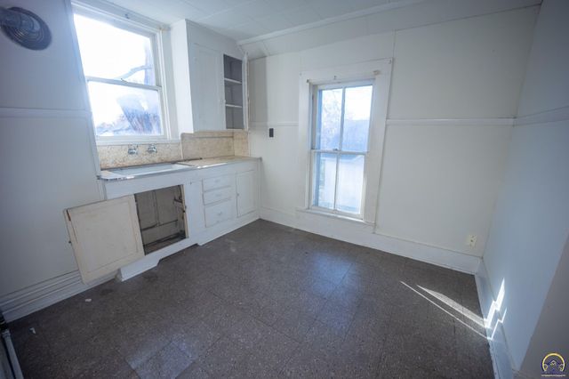 622 SW Lincoln ST, Topeka, KS 66606