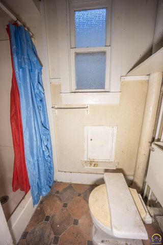 622 SW Lincoln ST, Topeka, KS 66606