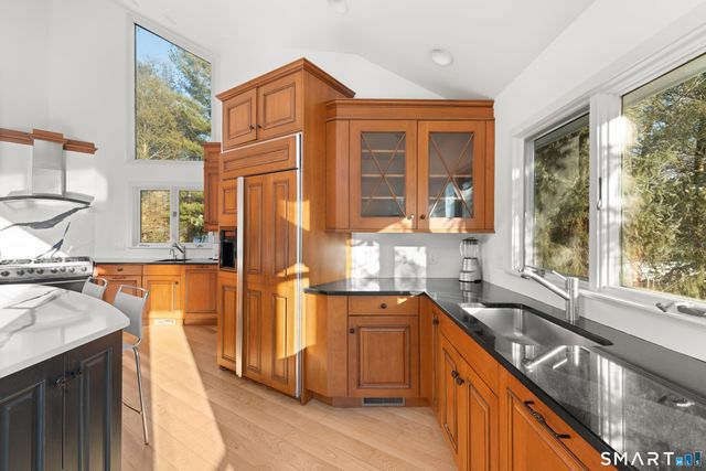 2177 Cross Highway, Fairfield, CT 06824