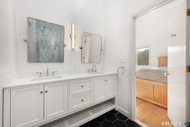 2177 Cross Highway, Fairfield, CT 06824