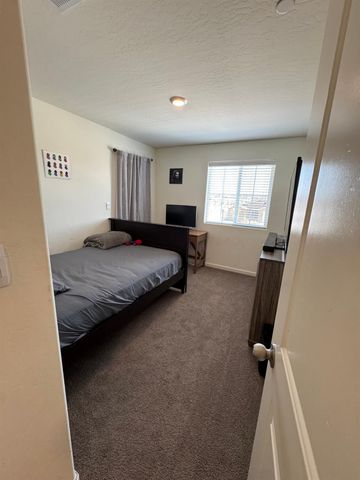 1905 George Avenue, Sanger, CA 93657