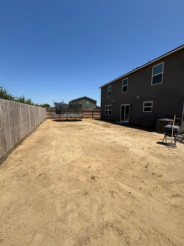 1905 George Avenue, Sanger, CA 93657