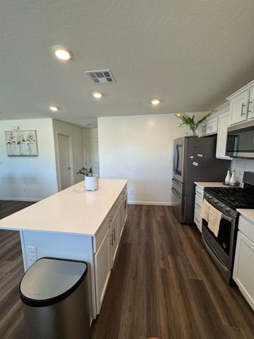 1905 George Avenue, Sanger, CA 93657