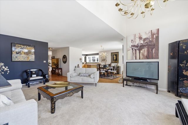 4119 White Ash Road, Crystal Lake, IL 60014