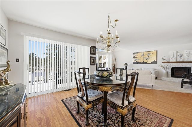 4119 White Ash Road, Crystal Lake, IL 60014