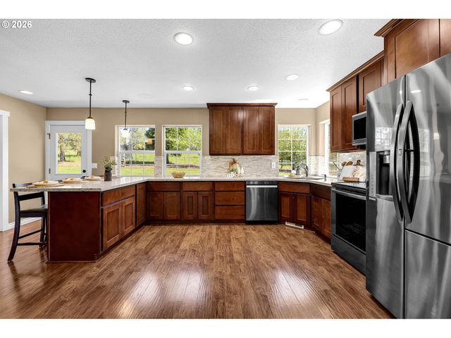 22015 Nw CORNELL Dr, Ridgefield, WA 98642