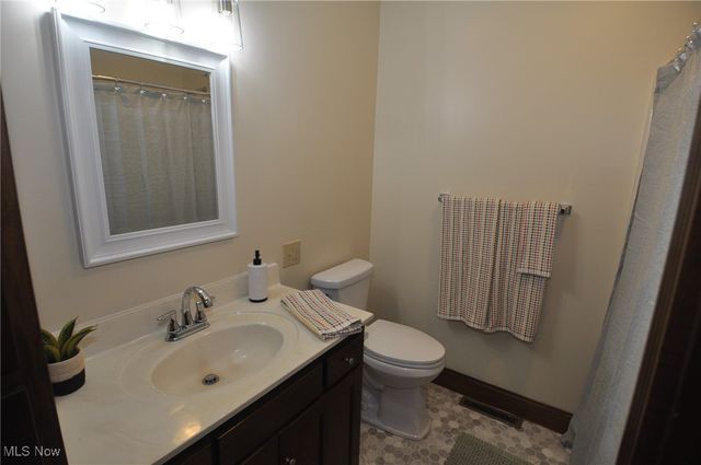 240 Mockingbird Hill Road, Zanesville, OH 43701