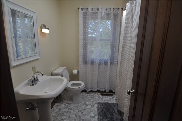 240 Mockingbird Hill Road, Zanesville, OH 43701