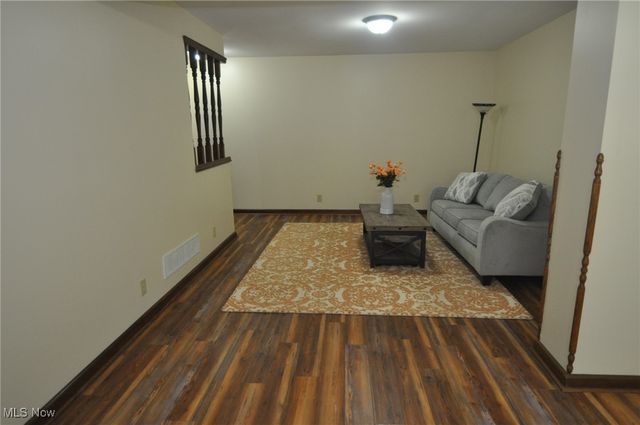 240 Mockingbird Hill Road, Zanesville, OH 43701