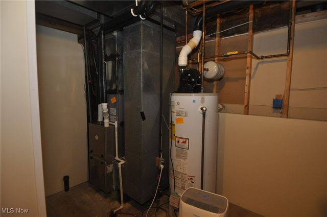 240 Mockingbird Hill Road, Zanesville, OH 43701