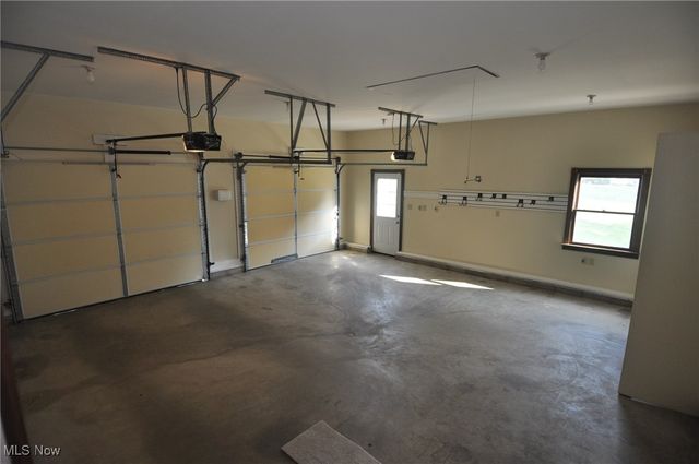 240 Mockingbird Hill Road, Zanesville, OH 43701