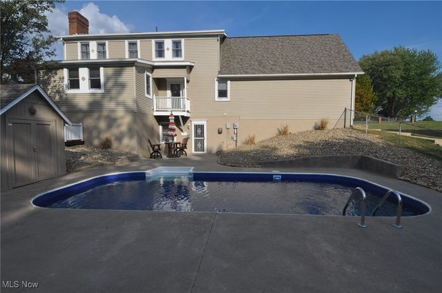 240 Mockingbird Hill Road, Zanesville, OH 43701