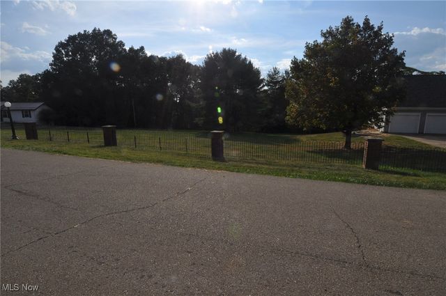 240 Mockingbird Hill Road, Zanesville, OH 43701