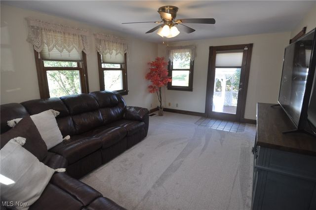 240 Mockingbird Hill Road, Zanesville, OH 43701