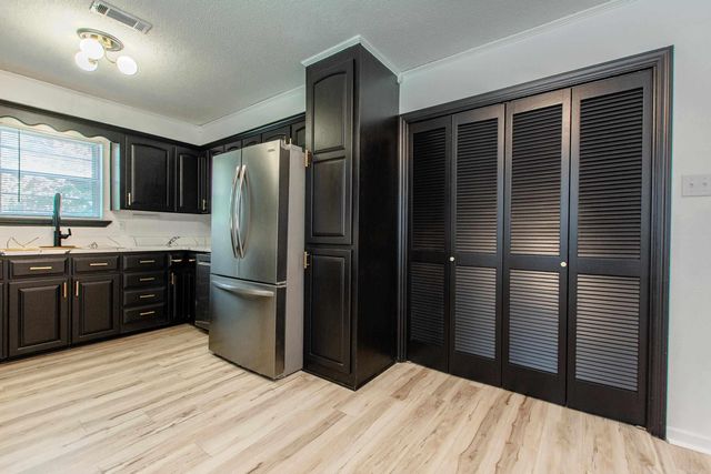 11808 Saint Charles Blvd, Little Rock, AR 72211