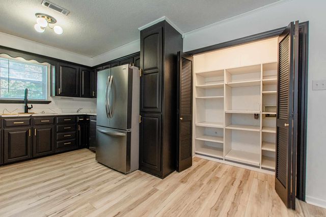 11808 Saint Charles Blvd, Little Rock, AR 72211