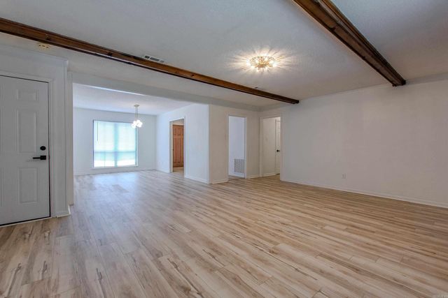 11808 Saint Charles Blvd, Little Rock, AR 72211