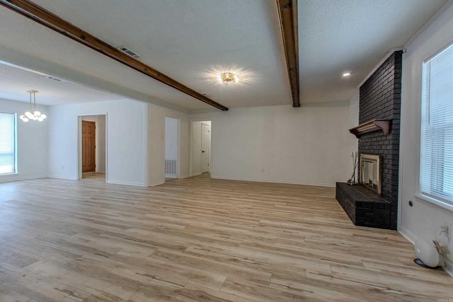 11808 Saint Charles Blvd, Little Rock, AR 72211