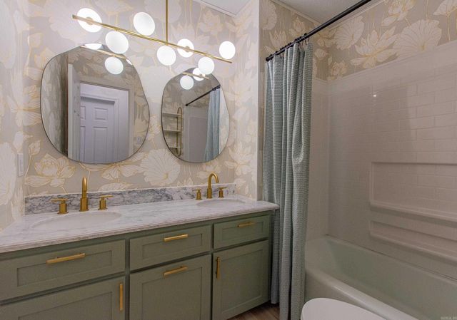 11808 Saint Charles Blvd, Little Rock, AR 72211